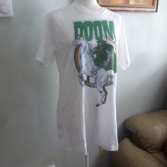 Mighty Fine White  Women’s Colorful Graphic Tee szL NWOT - Picture 8 of 9